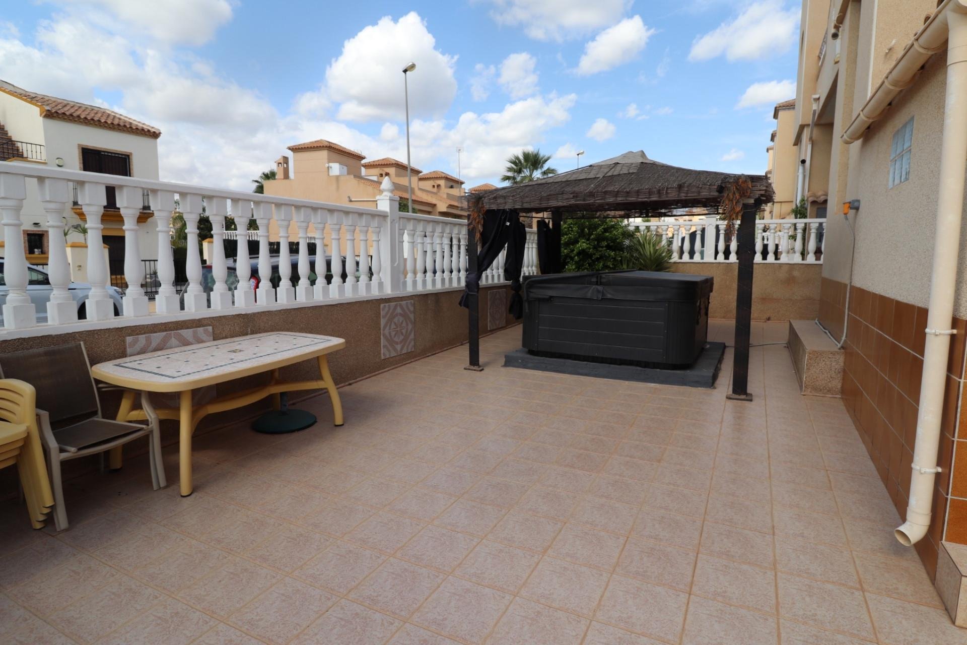Herverkoop - Villa -
Villamartin - Costa Blanca
