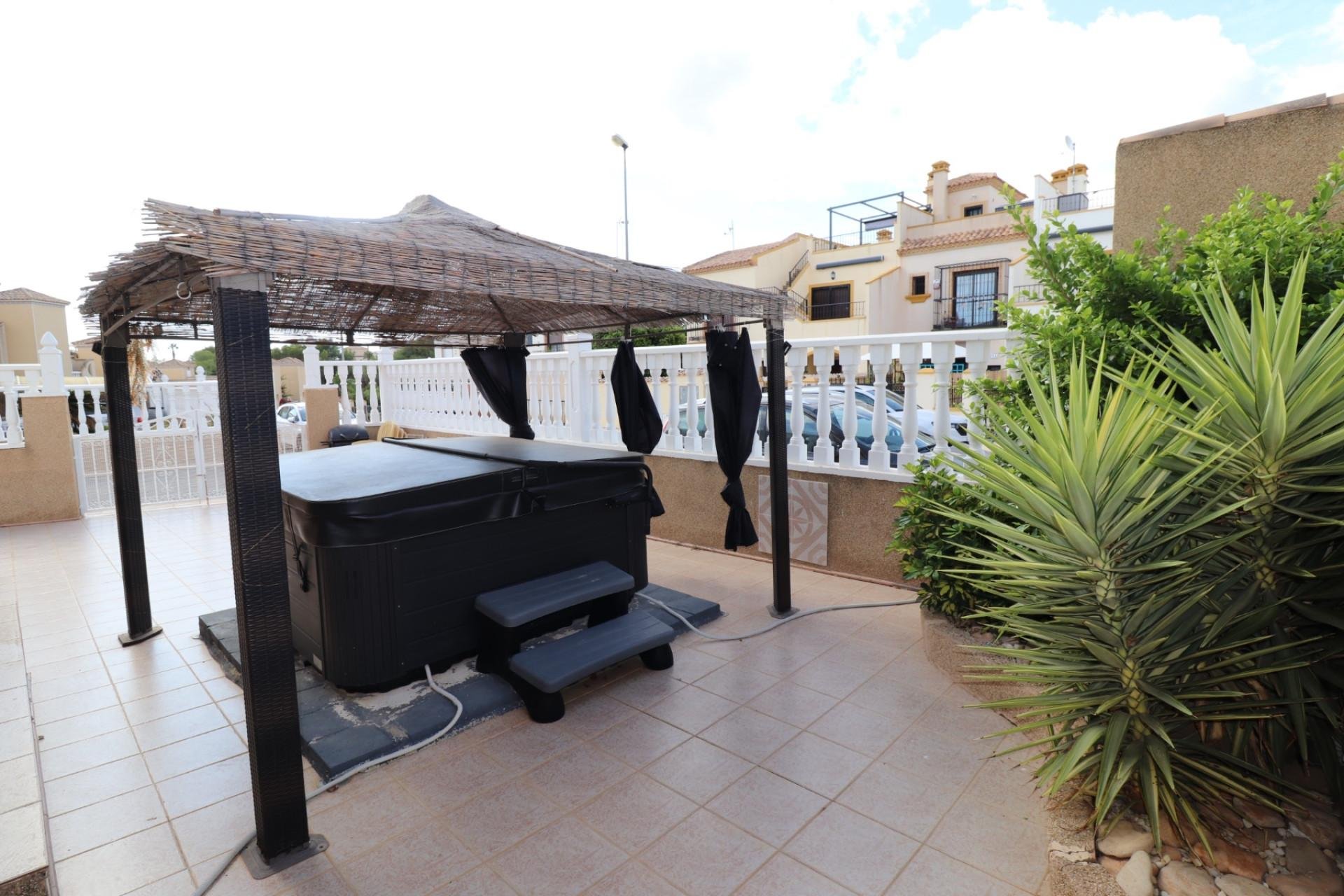 Herverkoop - Villa -
Villamartin - Costa Blanca