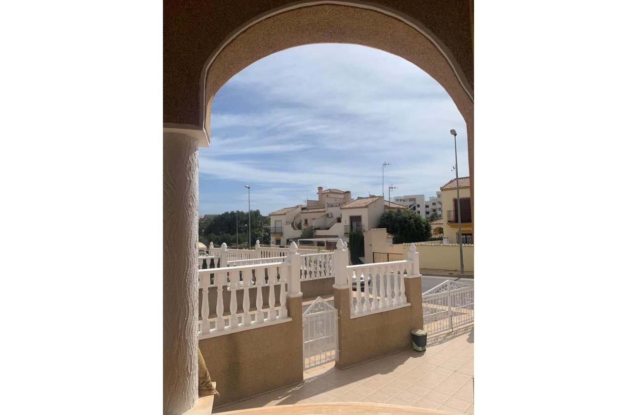 Herverkoop - Villa -
Villamartin - Costa Blanca