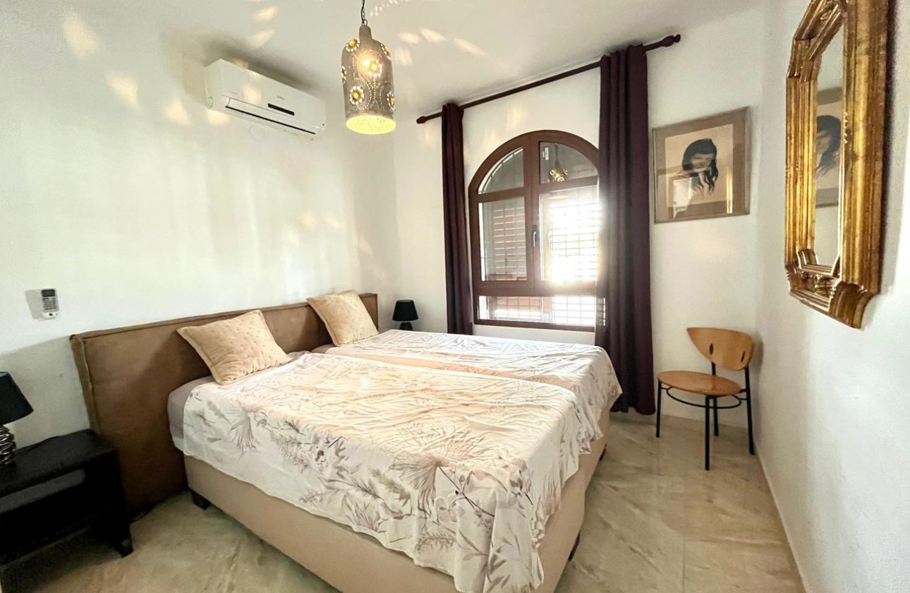 Herverkoop - Villa -
Villamartin - Costa Blanca