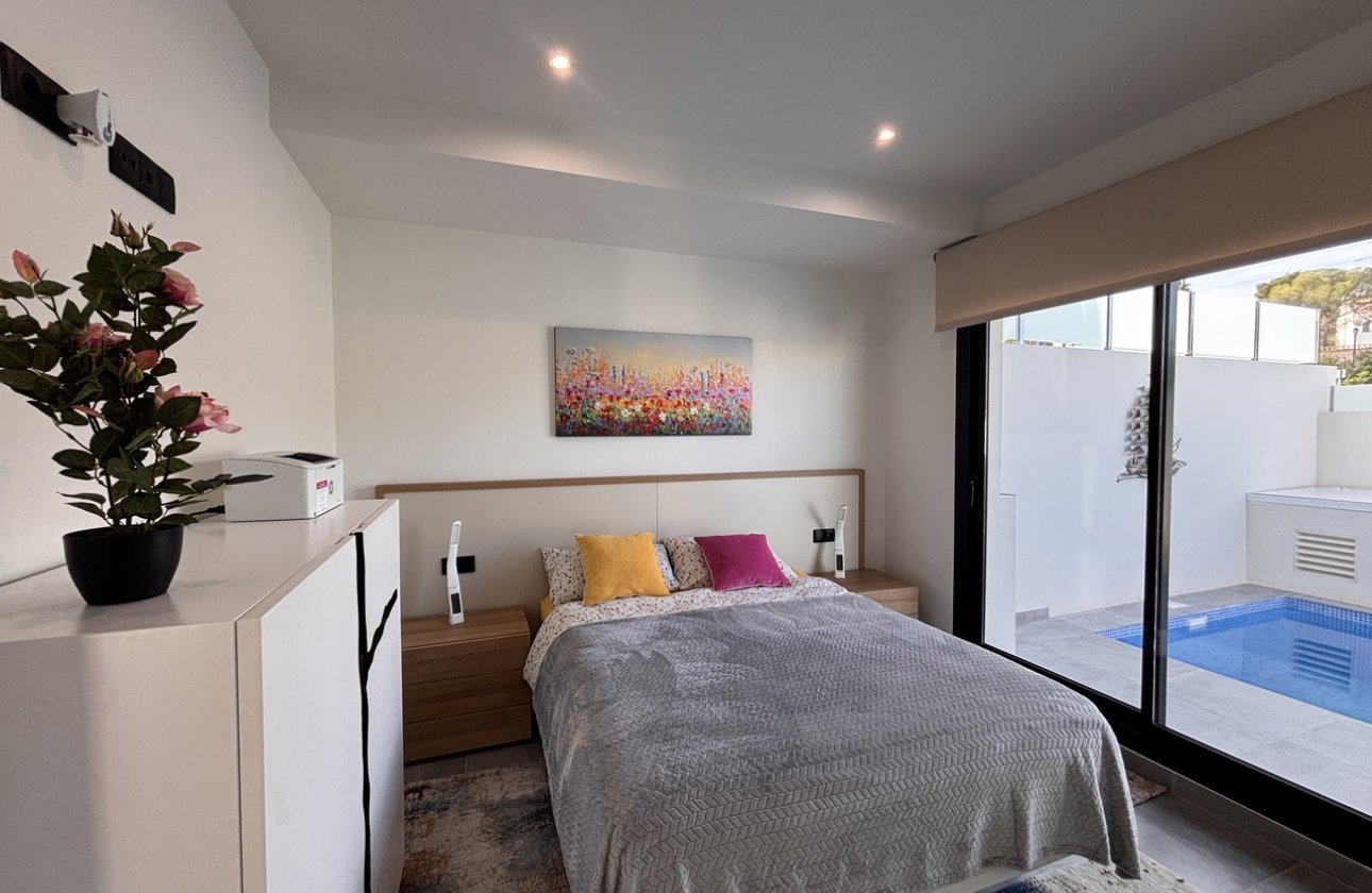 Herverkoop - Villa -
Villamartin - Costa Blanca