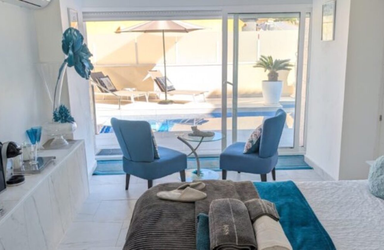 Herverkoop - Villa -
Villamartin - Costa Blanca