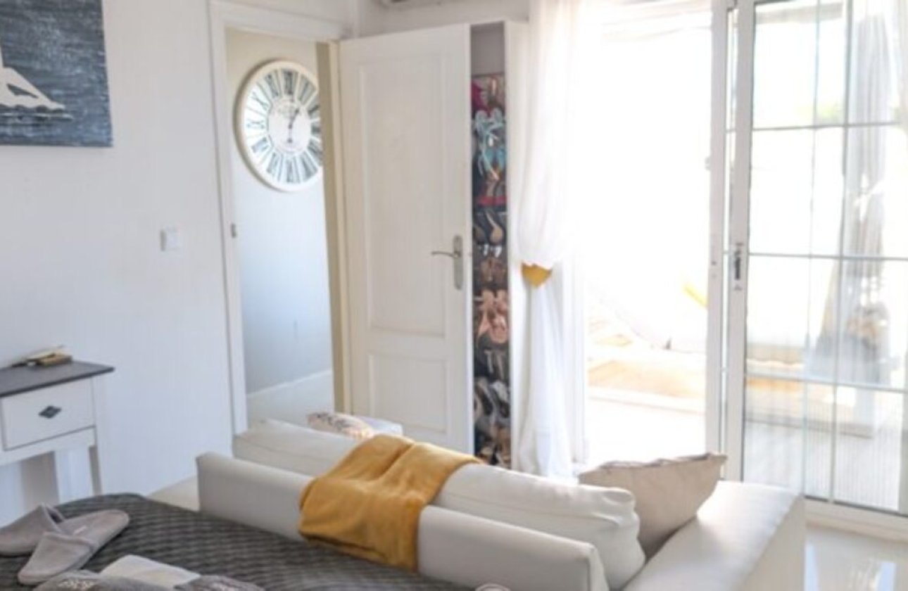 Herverkoop - Villa -
Villamartin - Costa Blanca