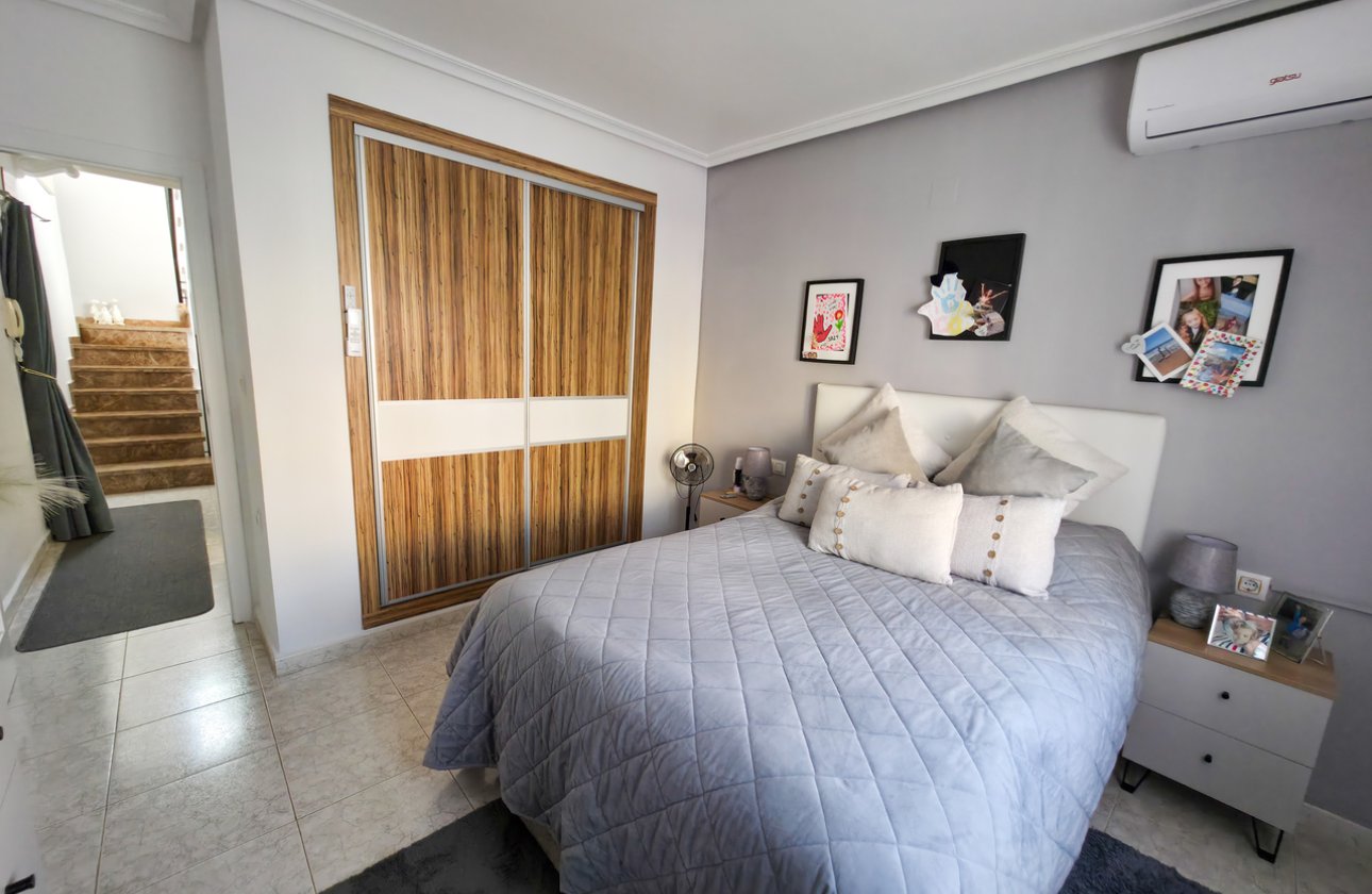 Herverkoop - Villa -
Villamartin - Costa Blanca