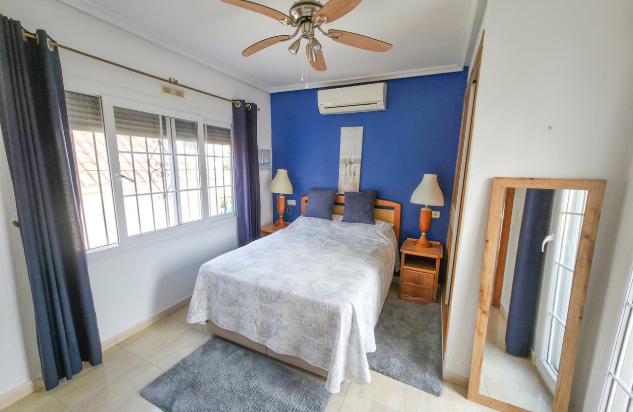 Herverkoop - Villa -
Villamartin - Costa Blanca