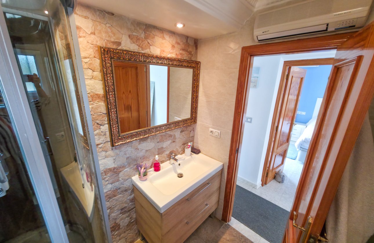 Herverkoop - Villa -
Villamartin - Costa Blanca