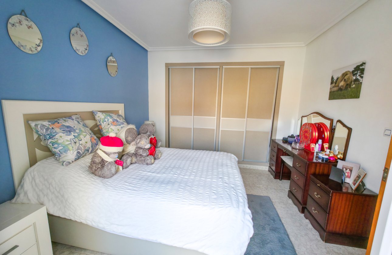 Herverkoop - Villa -
Villamartin - Costa Blanca