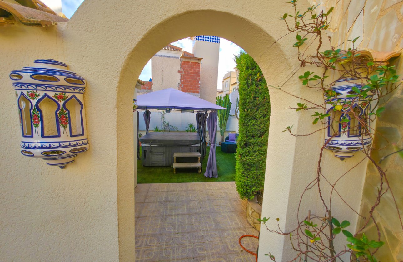 Herverkoop - Villa -
Villamartin - Costa Blanca