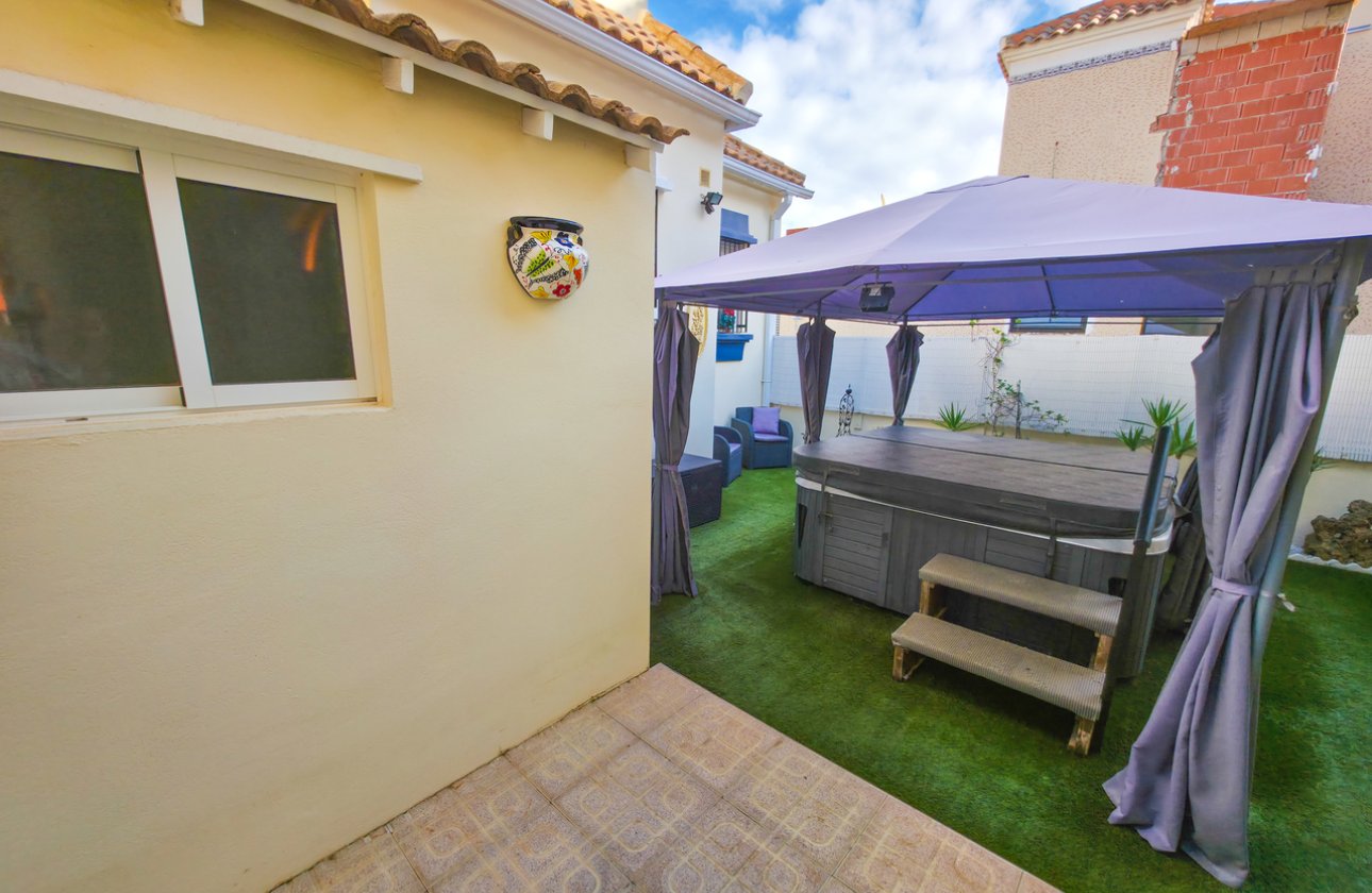 Herverkoop - Villa -
Villamartin - Costa Blanca