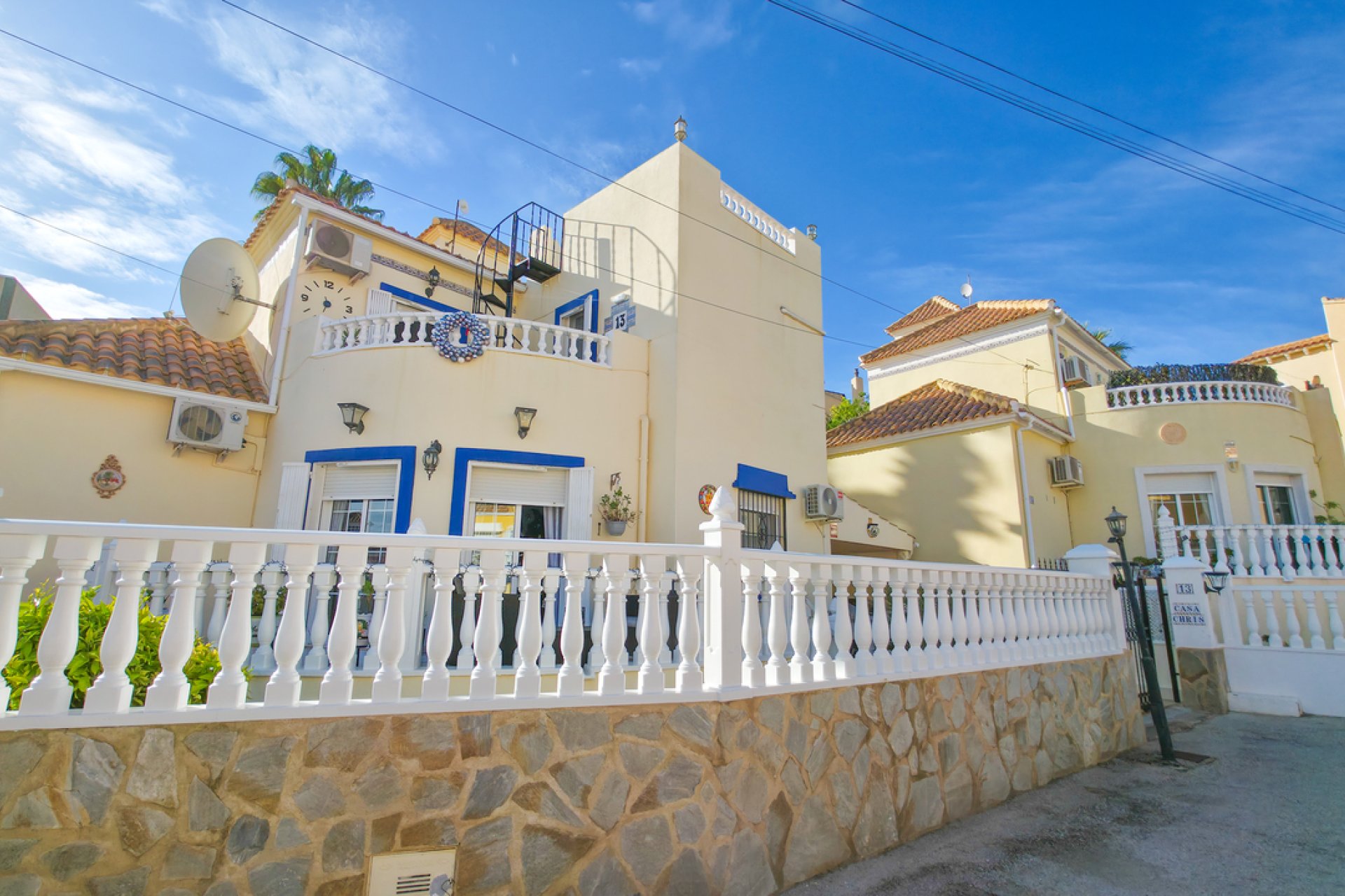 Herverkoop - Villa -
Villamartin - Costa Blanca