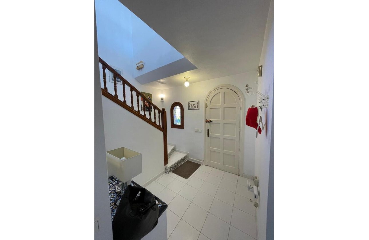 Herverkoop - Villa -
Villamartin - Costa Blanca