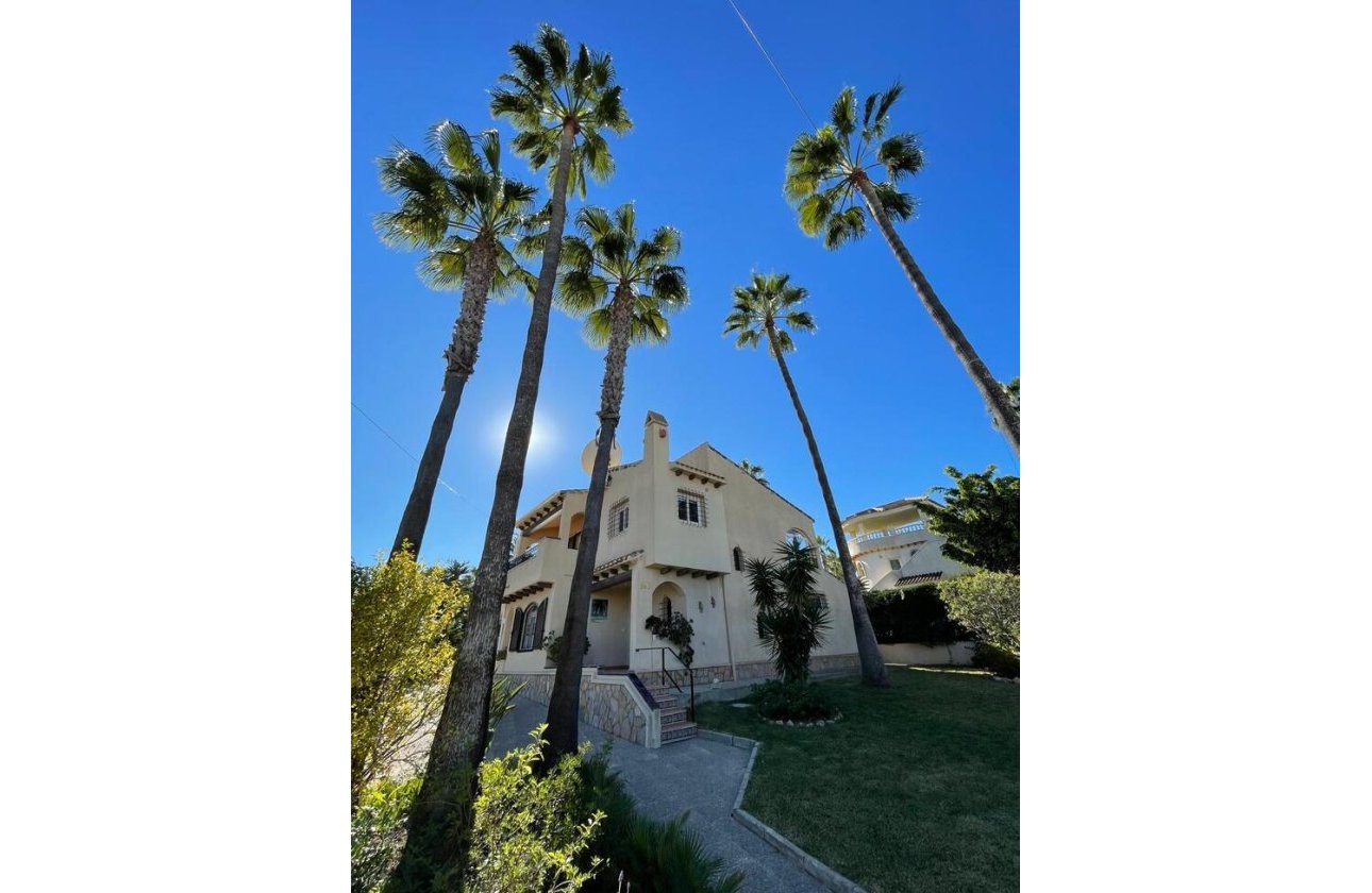 Herverkoop - Villa -
Villamartin - Costa Blanca