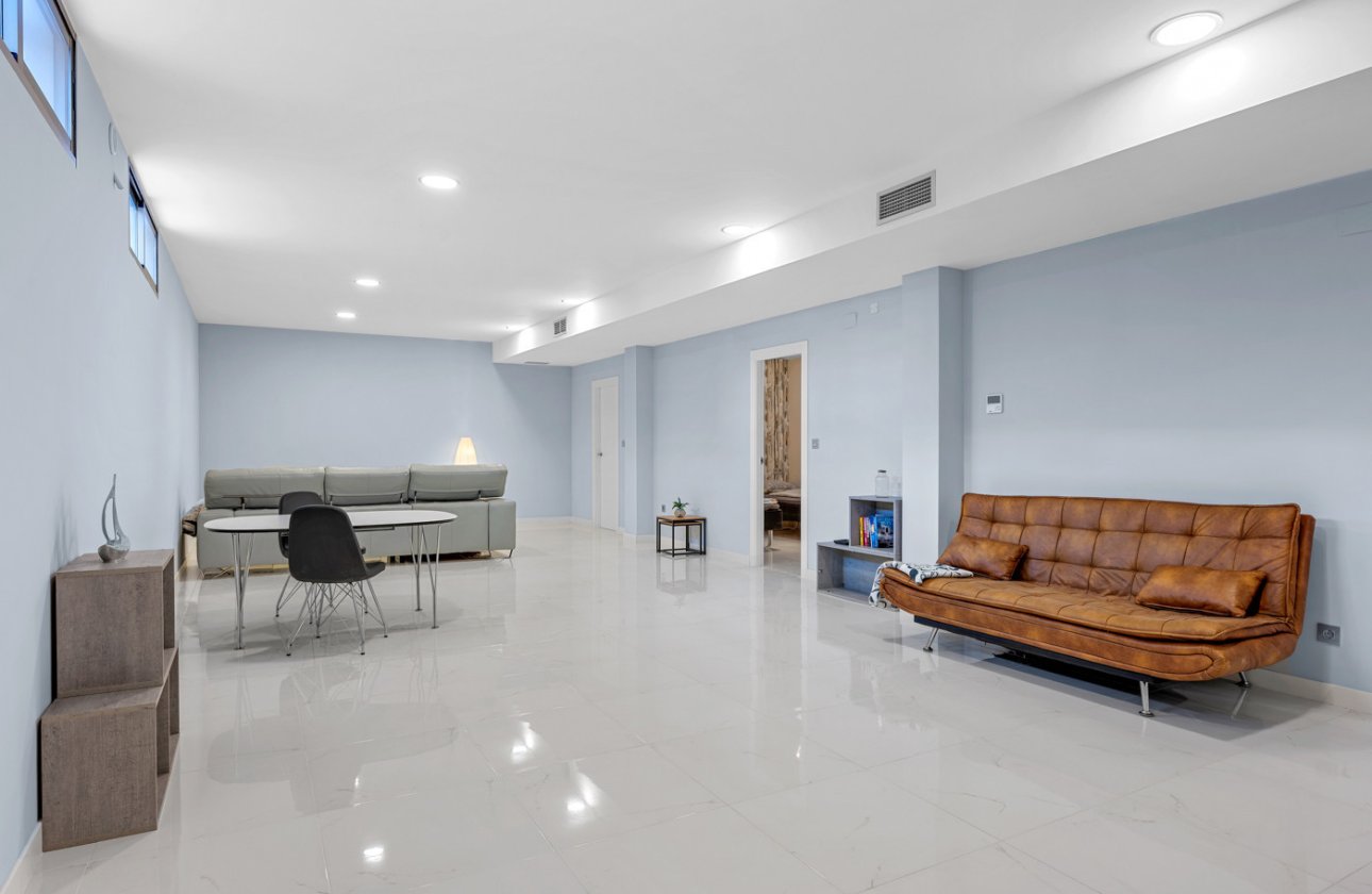 Herverkoop - Villa -
Villamartin - Costa Blanca