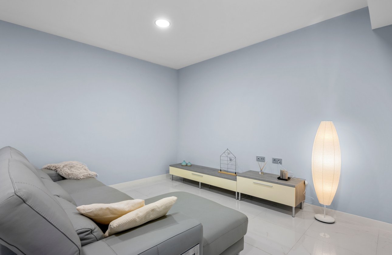 Herverkoop - Villa -
Villamartin - Costa Blanca