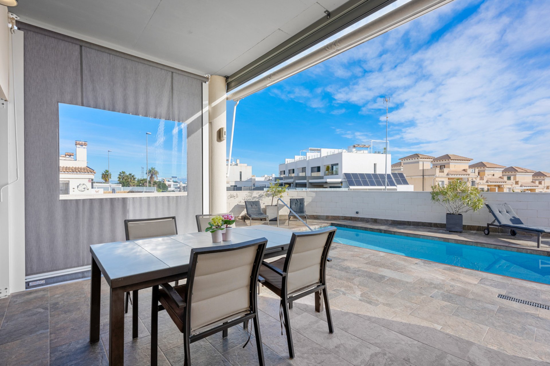 Herverkoop - Villa -
Villamartin - Costa Blanca