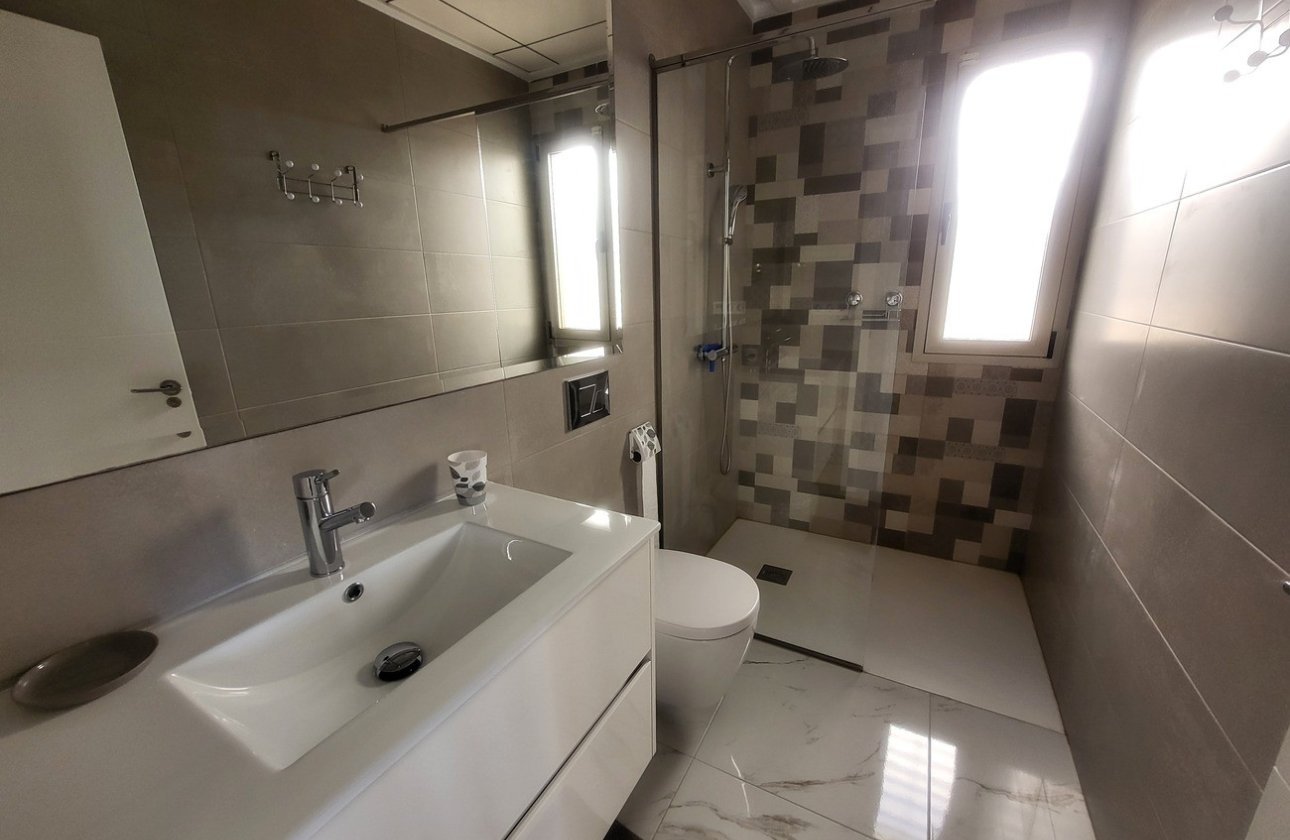 Herverkoop - Villa -
Villamartin - Costa Blanca