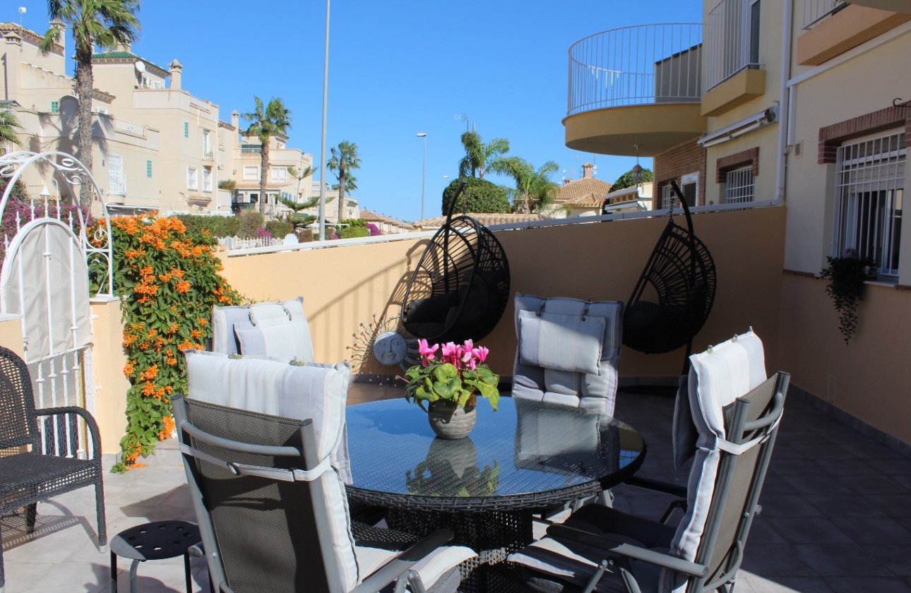 Herverkoop - Villa -
Villamartin - Costa Blanca