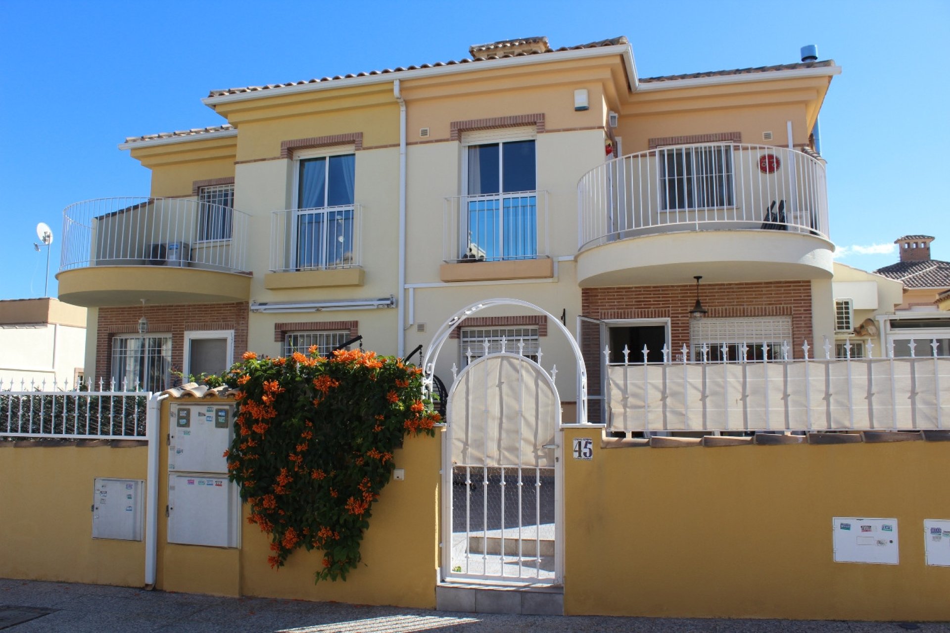 Herverkoop - Villa -
Villamartin - Costa Blanca
