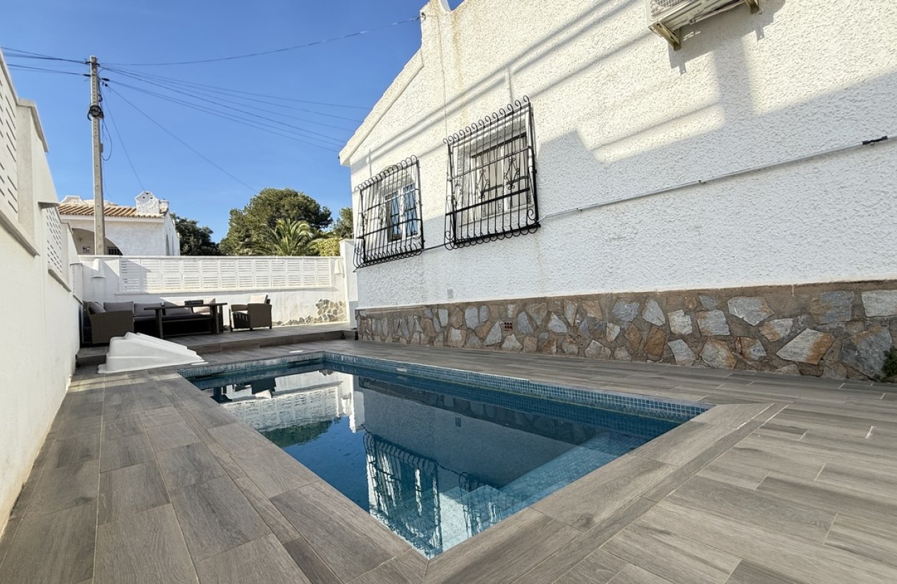 Herverkoop - Villa -
Villamartin - Costa Blanca