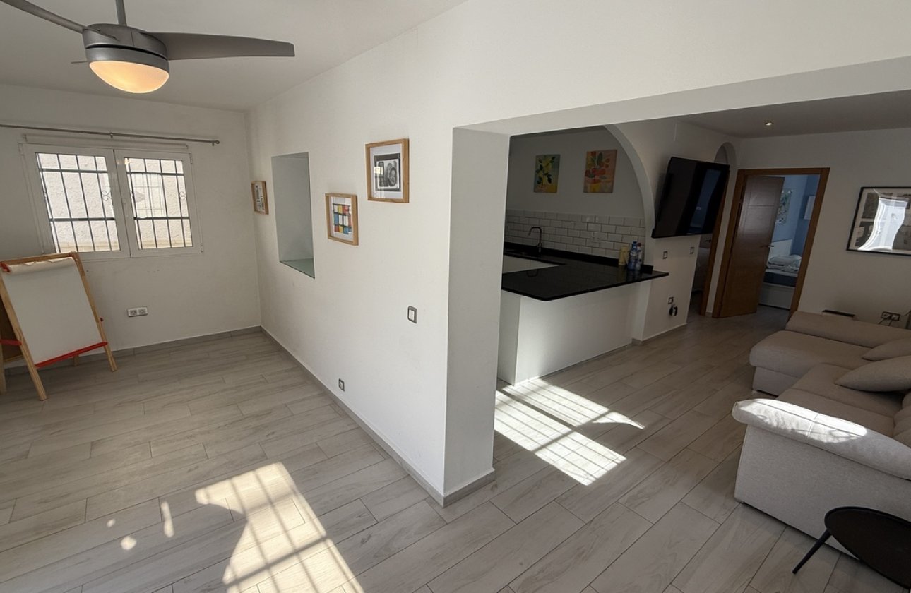 Herverkoop - Villa -
Villamartin - Costa Blanca