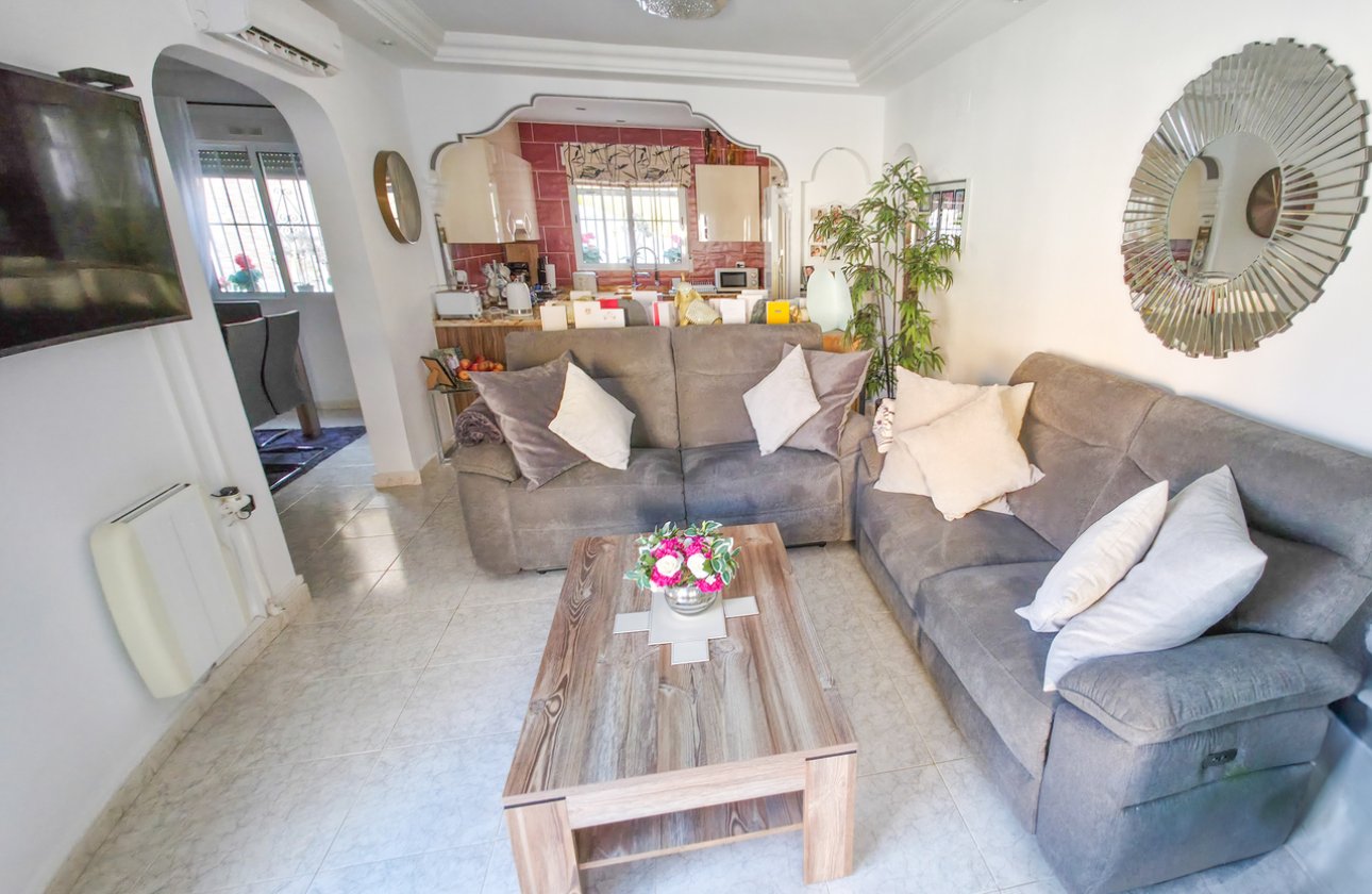 Herverkoop - Villa -
Villamartin - Costa Blanca