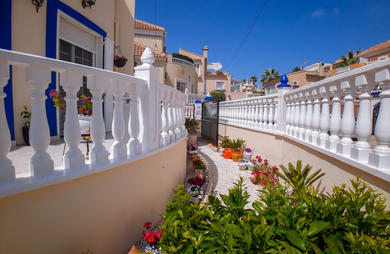 Herverkoop - Villa -
Villamartin - Costa Blanca