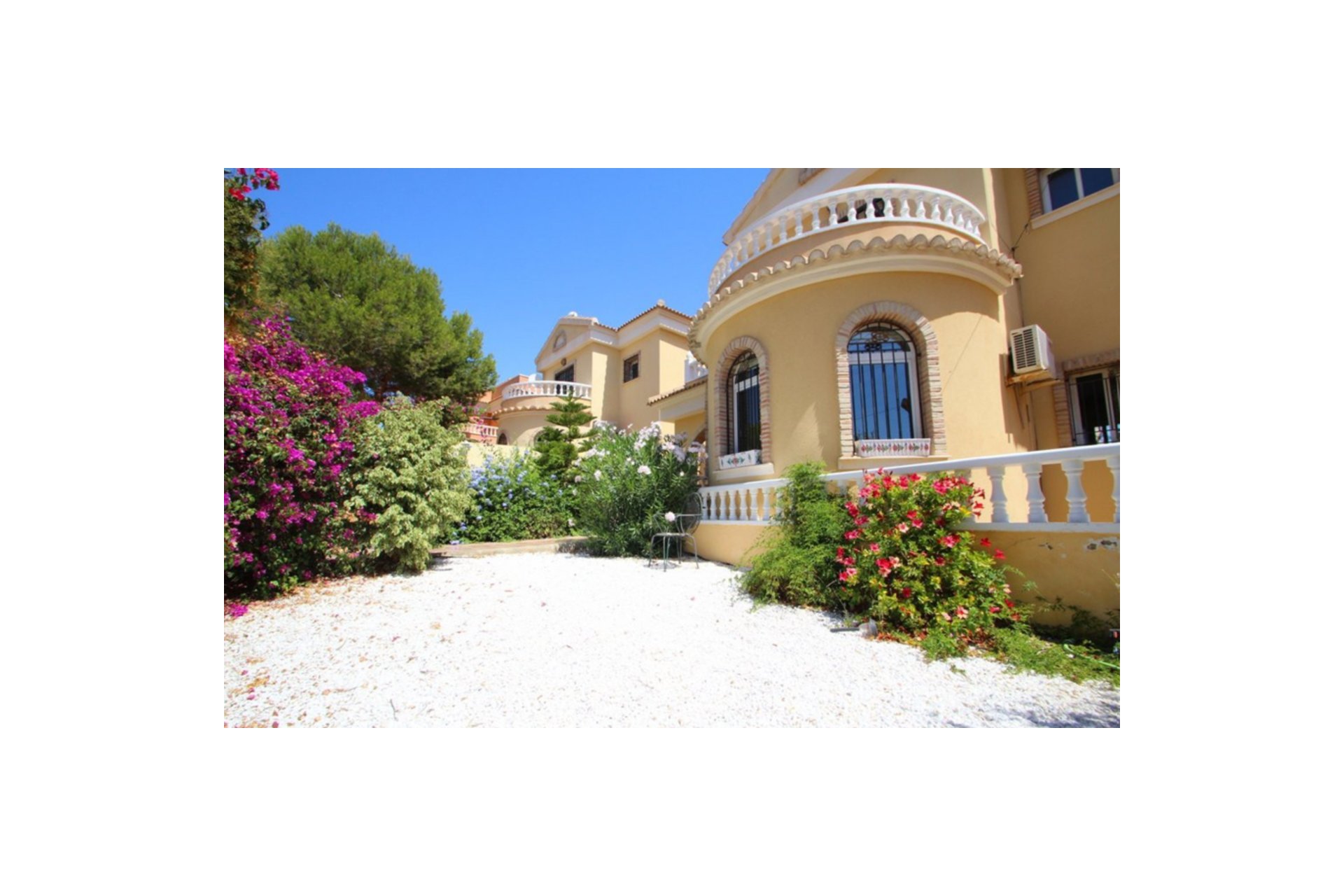 Herverkoop - Villa -
Villamartin - Costa Blanca