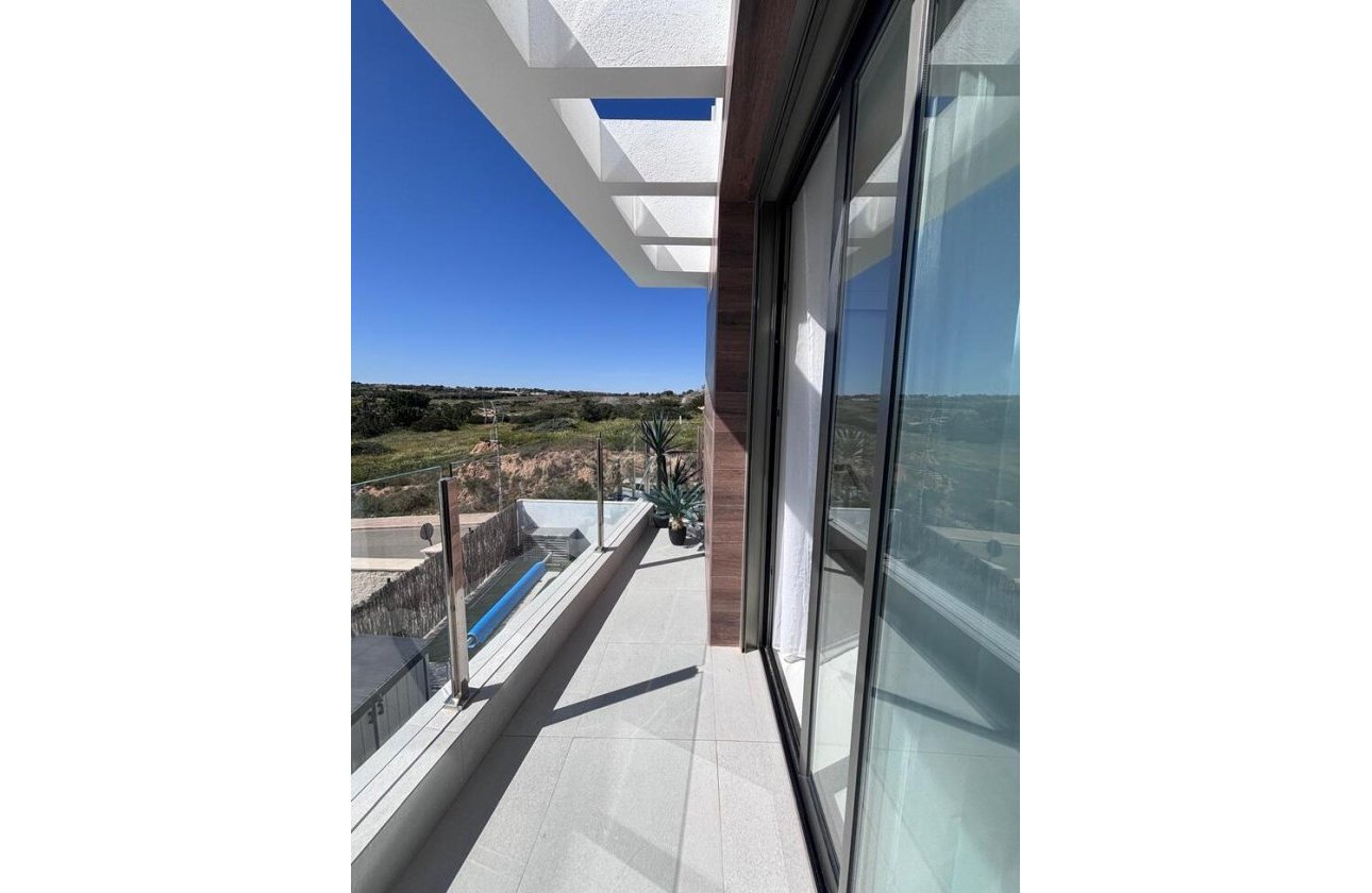 Herverkoop - Villa -
Villamartin - Costa Blanca