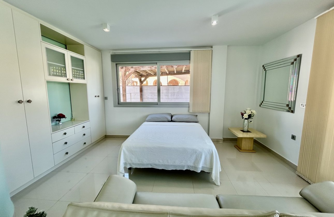 Herverkoop - Villa -
Villamartin - Costa Blanca