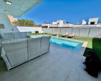 Herverkoop - Villa -
Villamartin - Costa Blanca