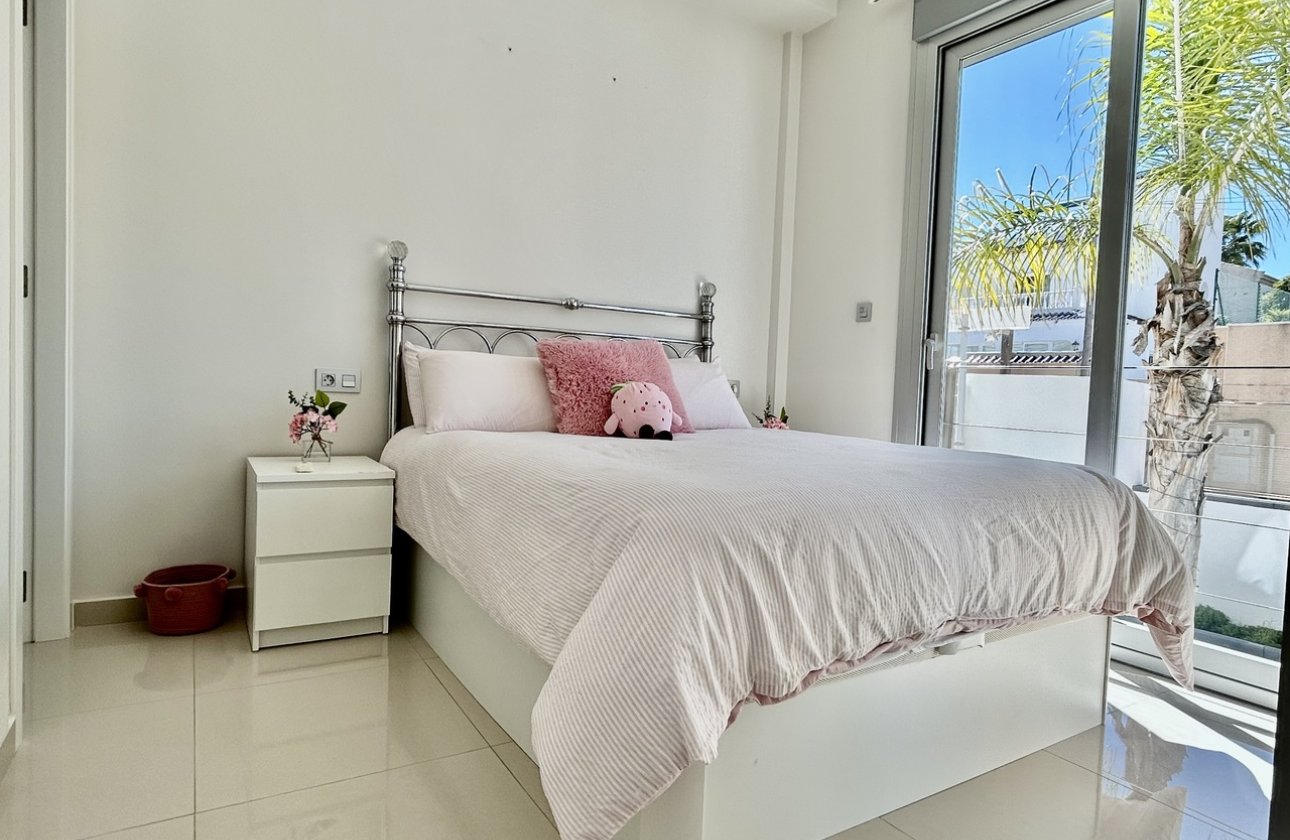 Herverkoop - Villa -
Villamartin - Costa Blanca