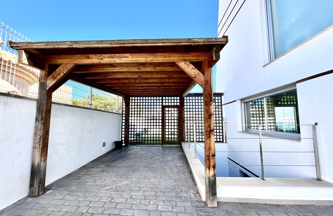 Herverkoop - Villa -
Villamartin - Costa Blanca