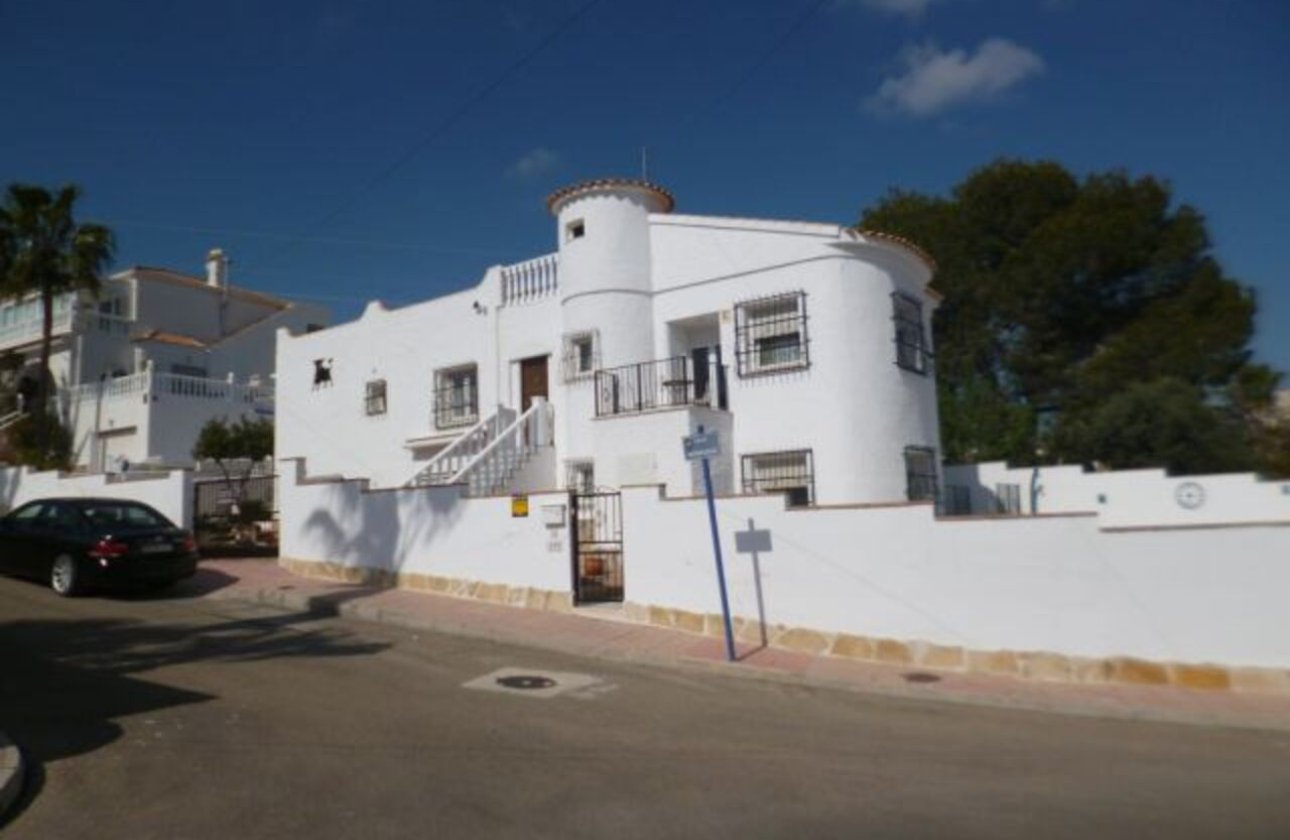 Herverkoop - Villa -
Villamartin - Costa Blanca