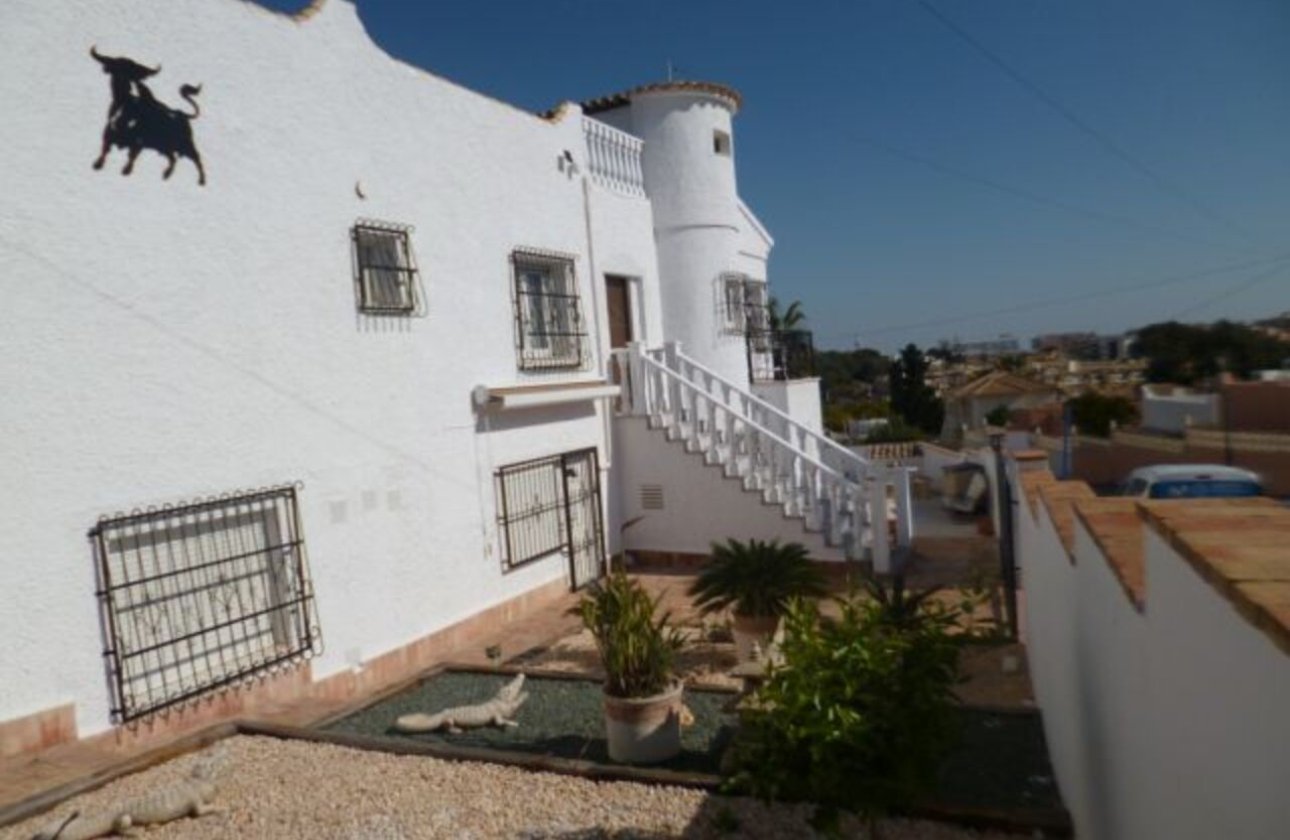 Herverkoop - Villa -
Villamartin - Costa Blanca