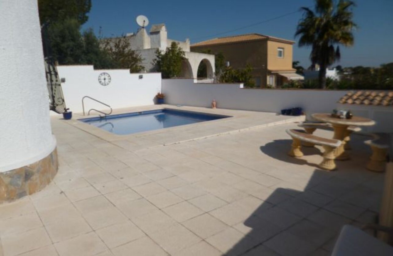 Herverkoop - Villa -
Villamartin - Costa Blanca