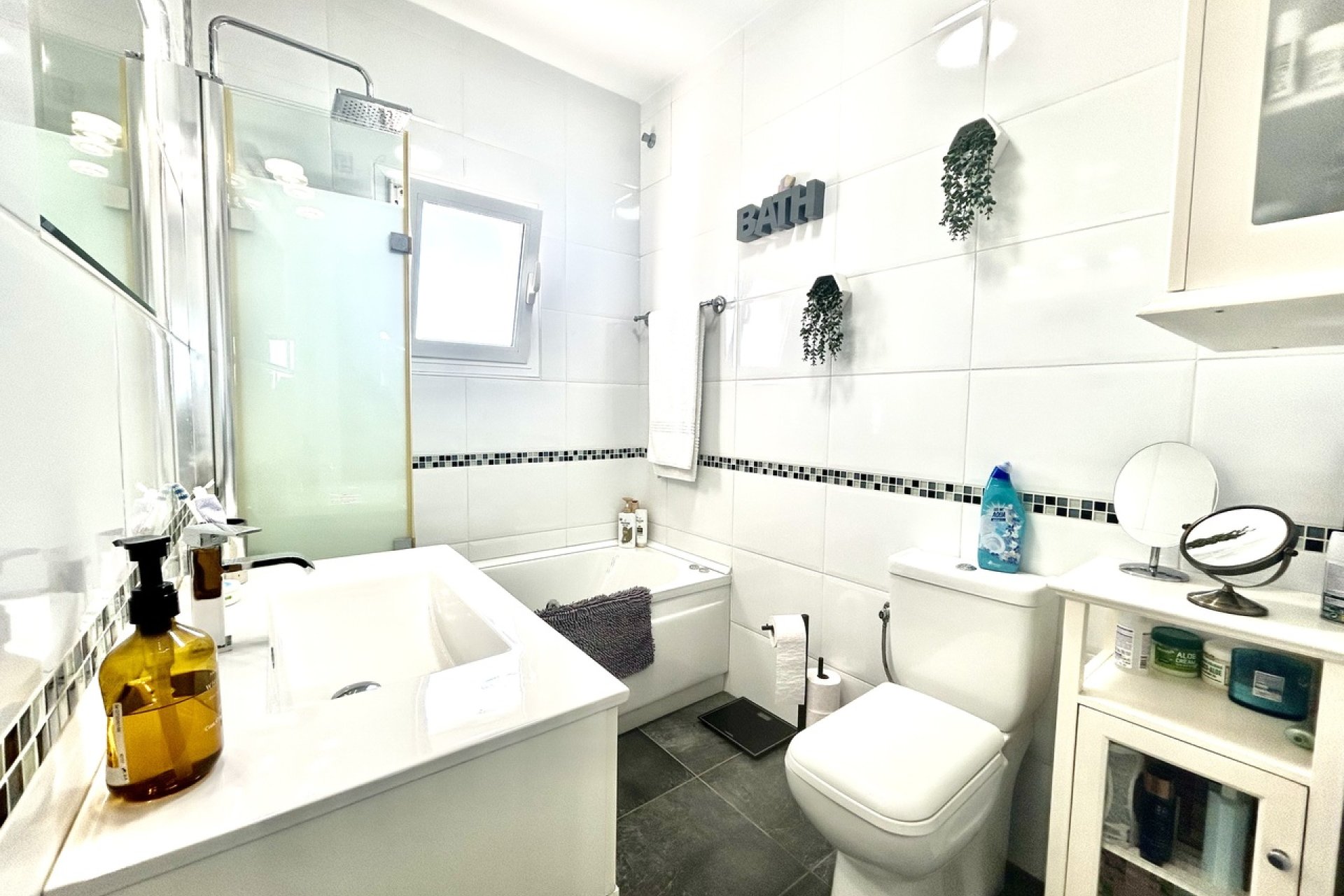 Herverkoop - Villa -
Villamartin - Costa Blanca