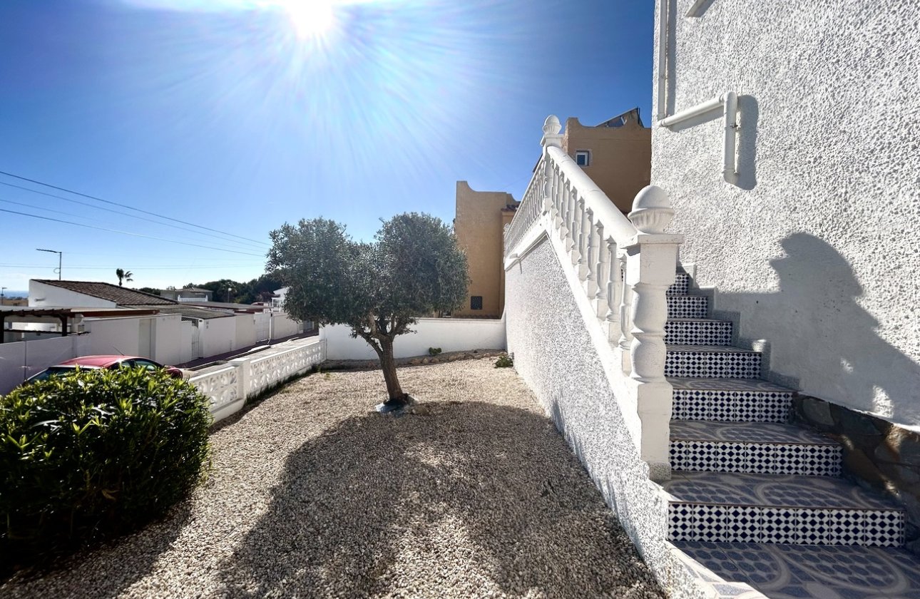 Herverkoop - Villa -
Villamartin - Costa Blanca