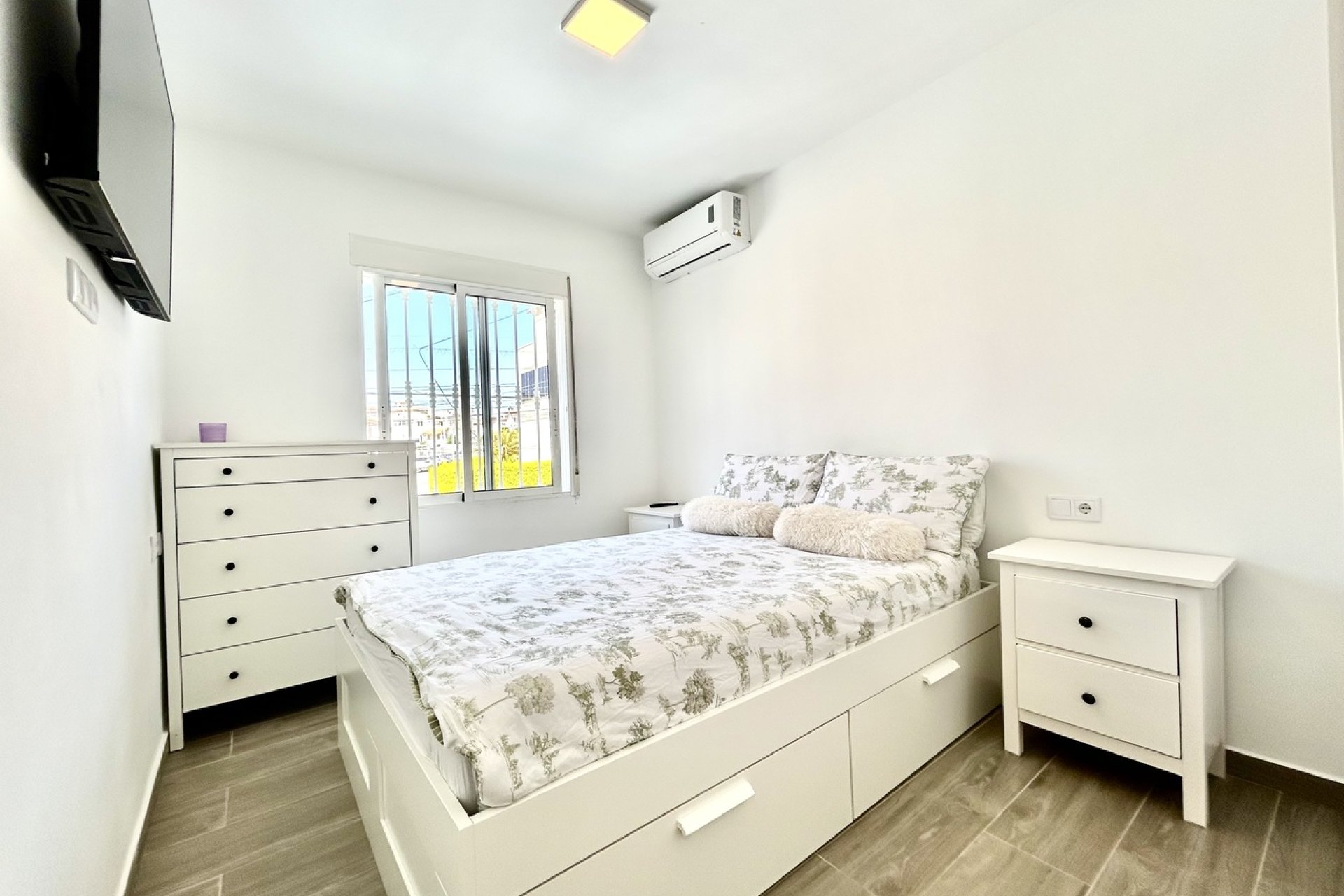 Herverkoop - Villa -
Villamartin - Costa Blanca