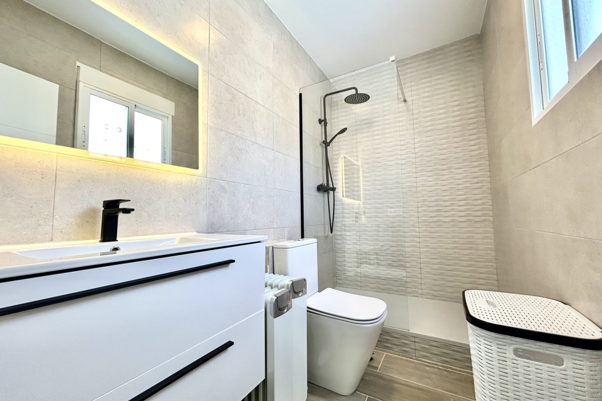 Herverkoop - Villa -
Villamartin - Costa Blanca