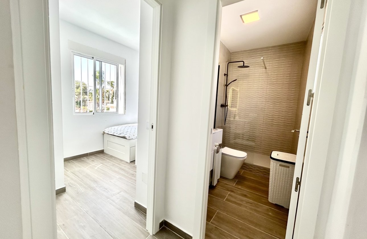 Herverkoop - Villa -
Villamartin - Costa Blanca