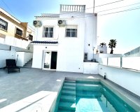 Herverkoop - Villa -
Villamartin - Costa Blanca