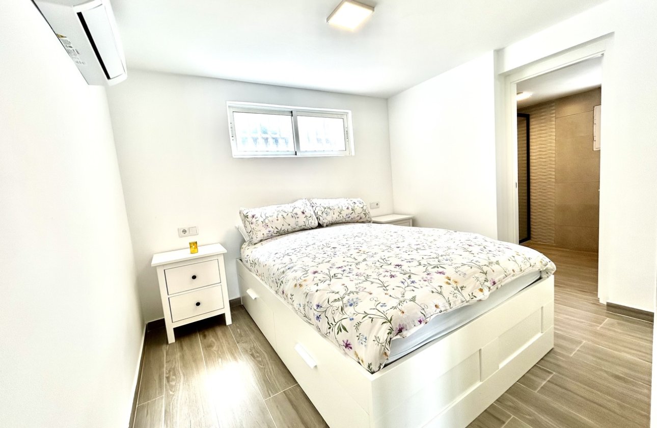 Herverkoop - Villa -
Villamartin - Costa Blanca