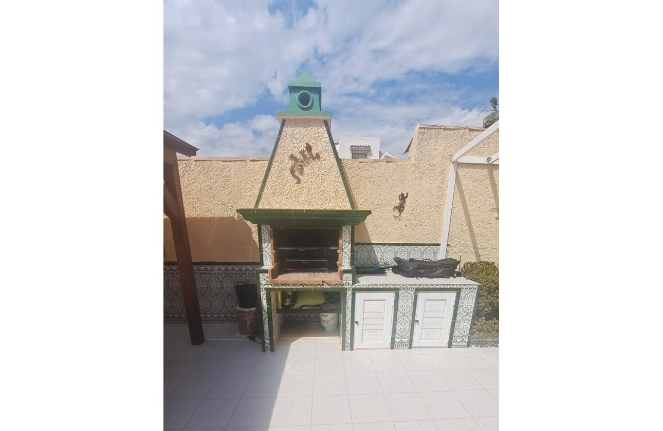 Herverkoop - Villa -
Villamartin - Costa Blanca