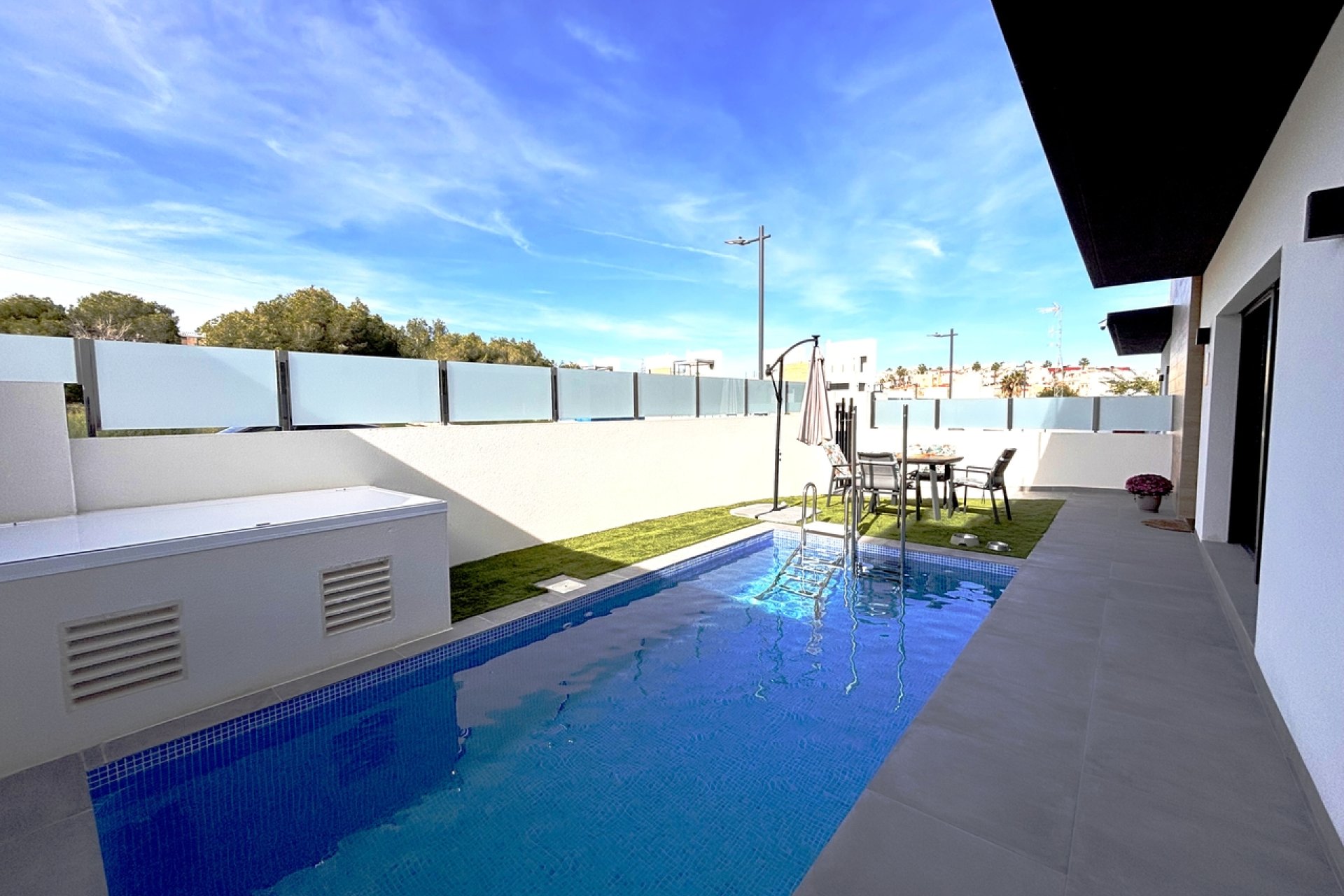 Herverkoop - Villa -
Villamartin - Costa Blanca