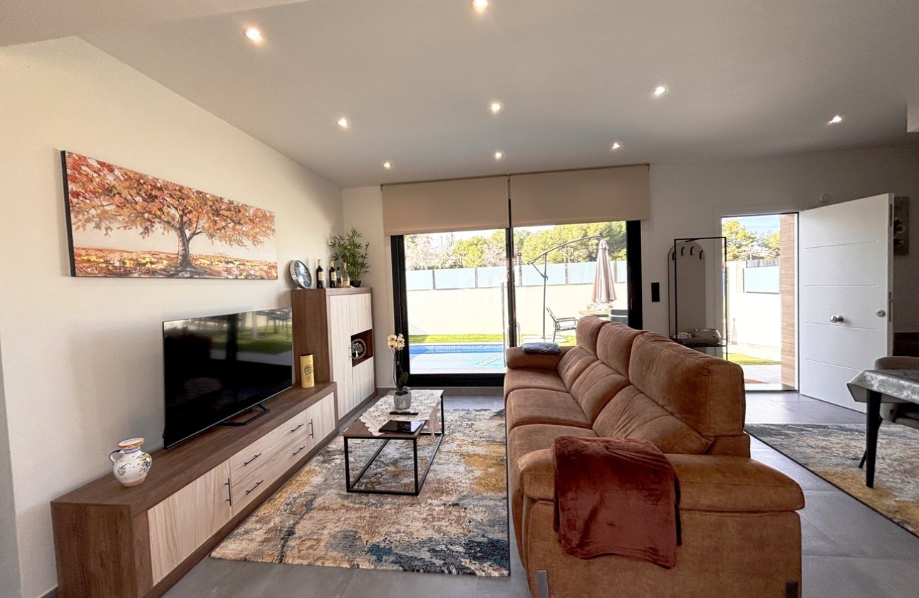 Herverkoop - Villa -
Villamartin - Costa Blanca