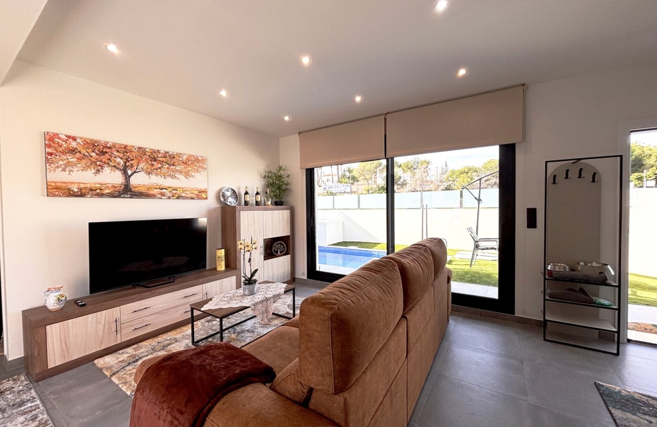 Herverkoop - Villa -
Villamartin - Costa Blanca