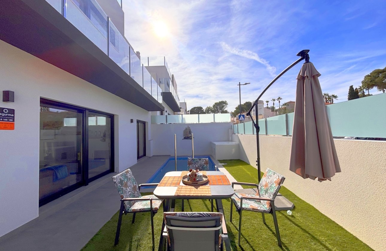 Herverkoop - Villa -
Villamartin - Costa Blanca