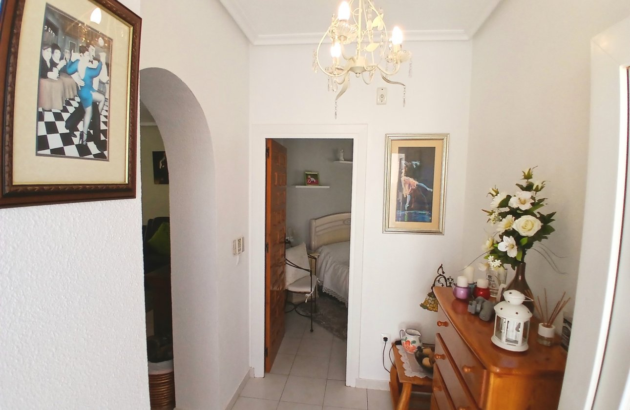 Herverkoop - Villa -
Villamartin - Costa Blanca