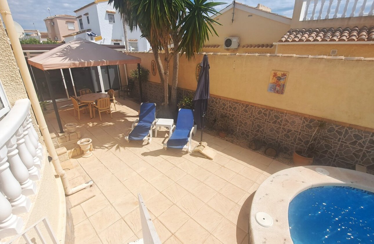 Herverkoop - Villa -
Villamartin - Costa Blanca