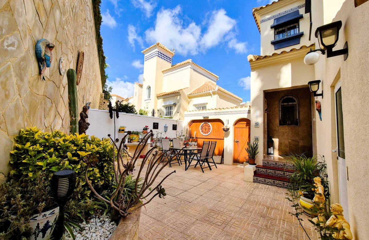 Herverkoop - Villa -
Villamartin - Costa Blanca